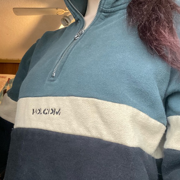 Volcom sweater. - Picture 1 of 4